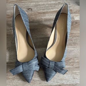 Ann Taylor Charcoal Herringbone Heels with Bow